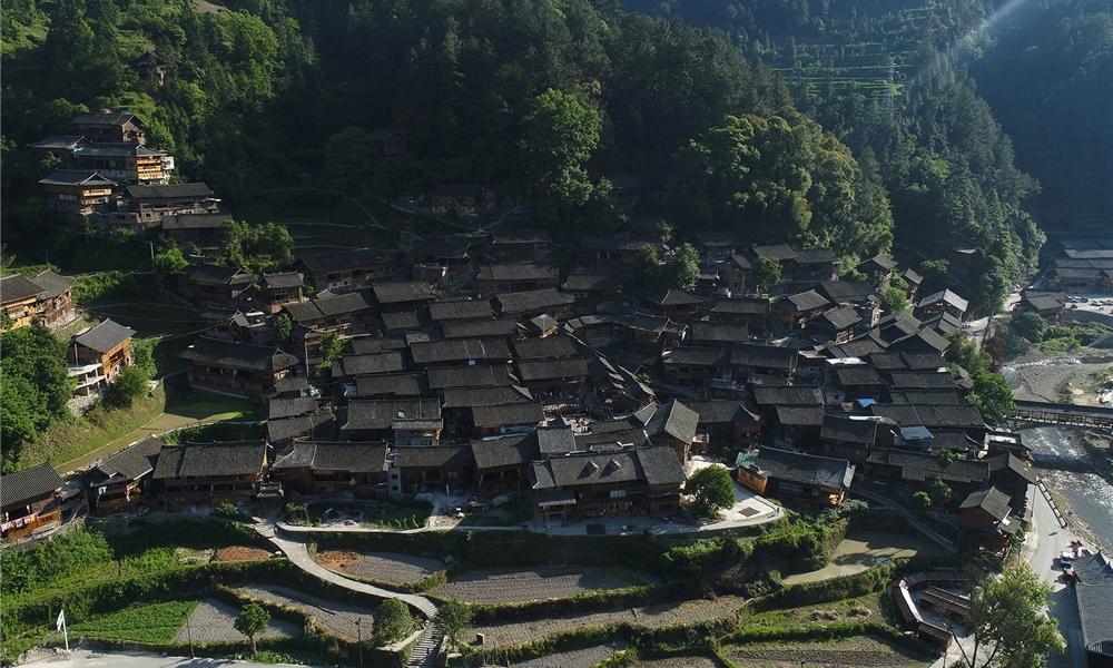 Shanglangde Village Amidst Majestic Mountains and Rivers